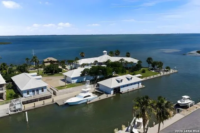 140 BAY HARBOR DR Aransas Pass, TX 78336