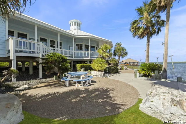 140 BAY HARBOR DR Aransas Pass, TX 78336