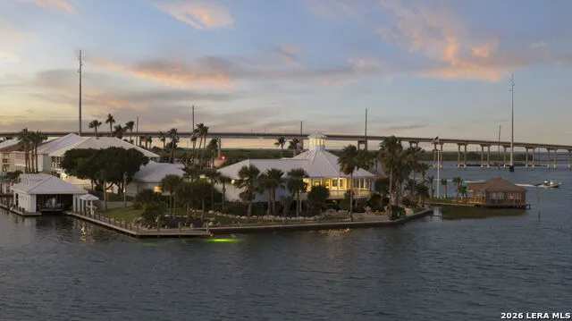 140 BAY HARBOR DR Aransas Pass, TX 78336