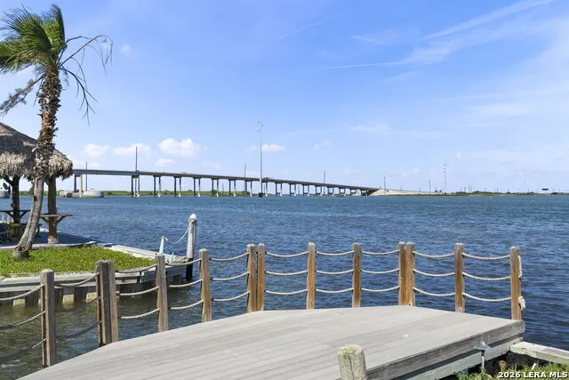 140 BAY HARBOR DR Aransas Pass, TX 78336