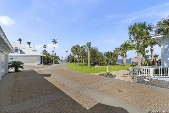 140 BAY HARBOR DR Aransas Pass, TX 78336
