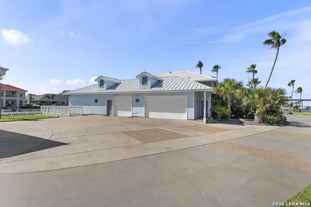 140 BAY HARBOR DR Aransas Pass, TX 78336