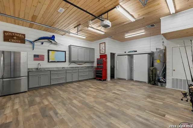 140 BAY HARBOR DR Aransas Pass, TX 78336