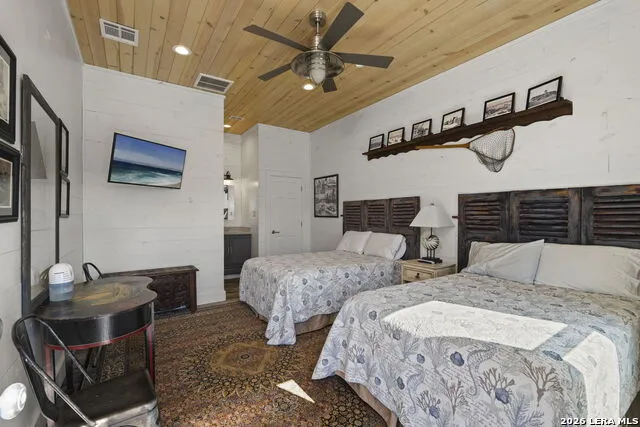 140 BAY HARBOR DR Aransas Pass, TX 78336