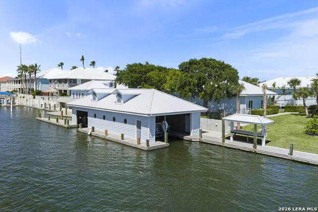 140 BAY HARBOR DR Aransas Pass, TX 78336