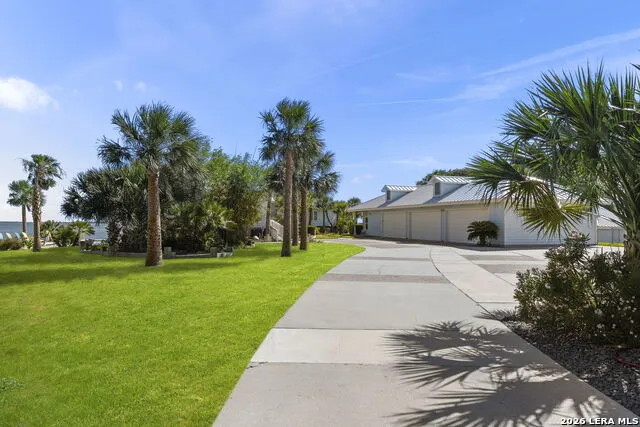 140 BAY HARBOR DR Aransas Pass, TX 78336
