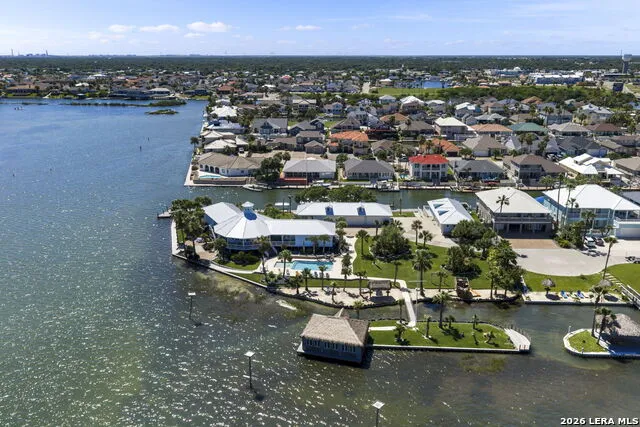 140 BAY HARBOR DR Aransas Pass, TX 78336