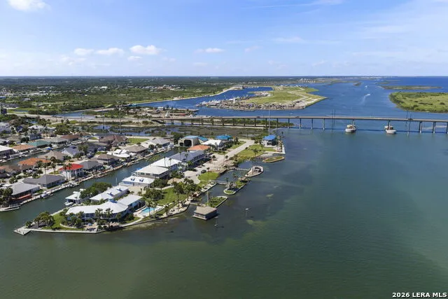 140 BAY HARBOR DR Aransas Pass, TX 78336