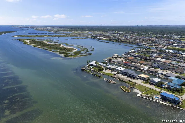 140 BAY HARBOR DR Aransas Pass, TX 78336