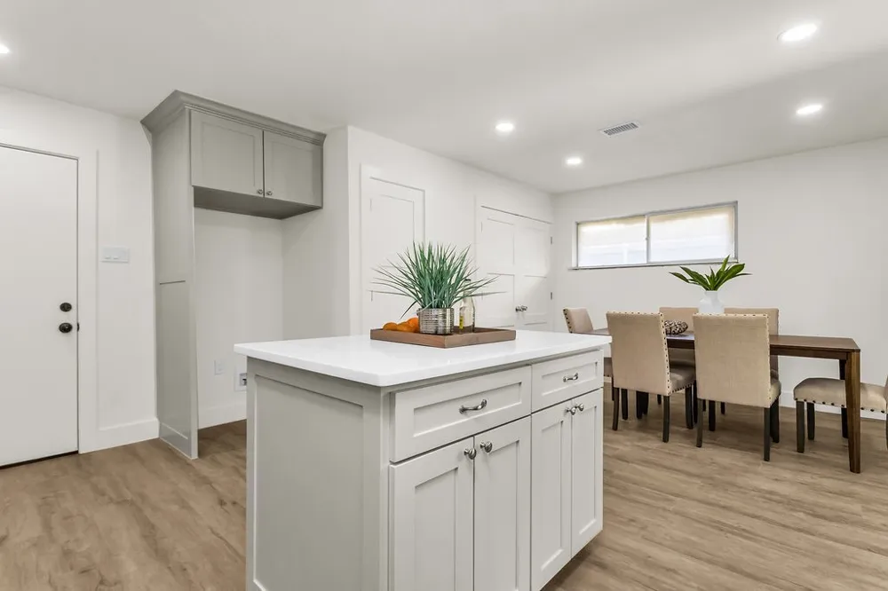 10623 Mccree Road Dallas, TX 75238