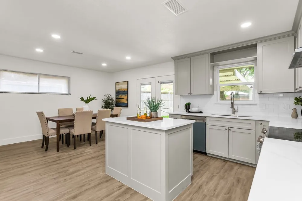 10623 Mccree Road Dallas, TX 75238
