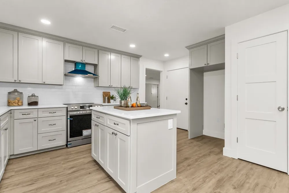 10623 Mccree Road Dallas, TX 75238