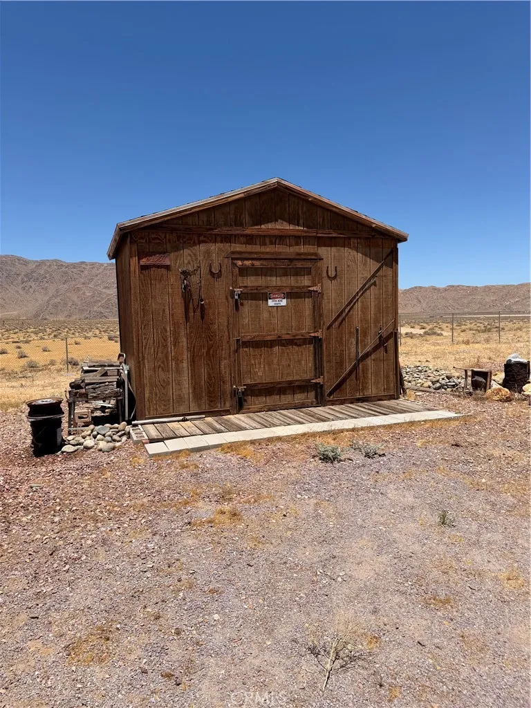 10646 Orchard Lucerne Valley, CA 92356