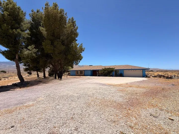 10646 Orchard Lucerne Valley, CA 92356