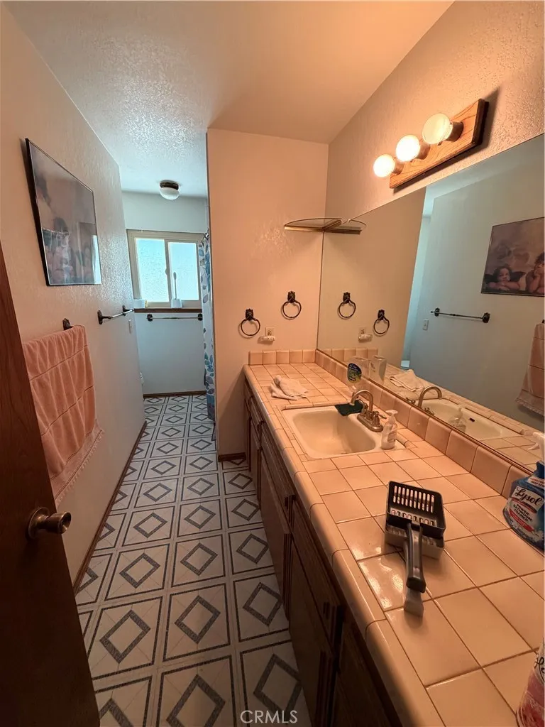 10646 Orchard Lucerne Valley, CA 92356