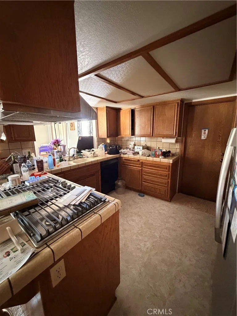 10646 Orchard Lucerne Valley, CA 92356