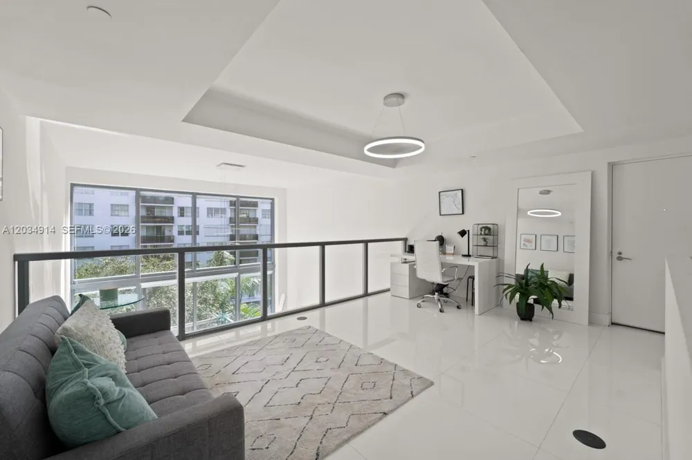 6000 Collins Ave #517 Miami Beach, FL 33140