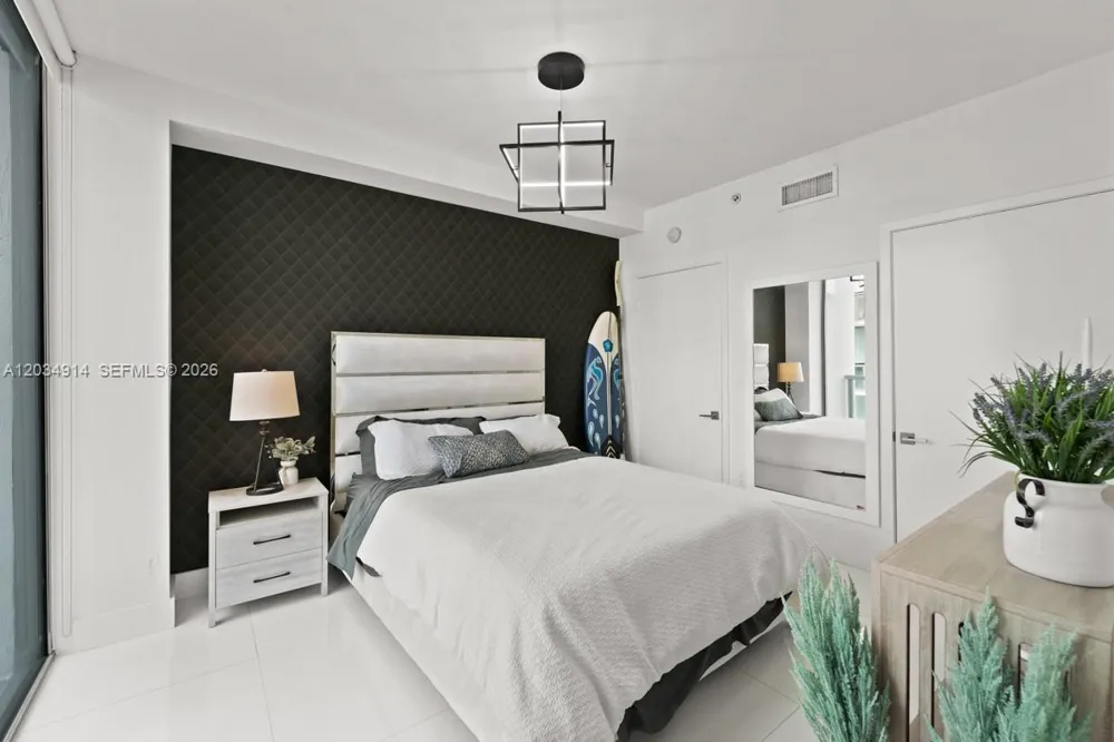 6000 Collins Ave #517 Miami Beach, FL 33140