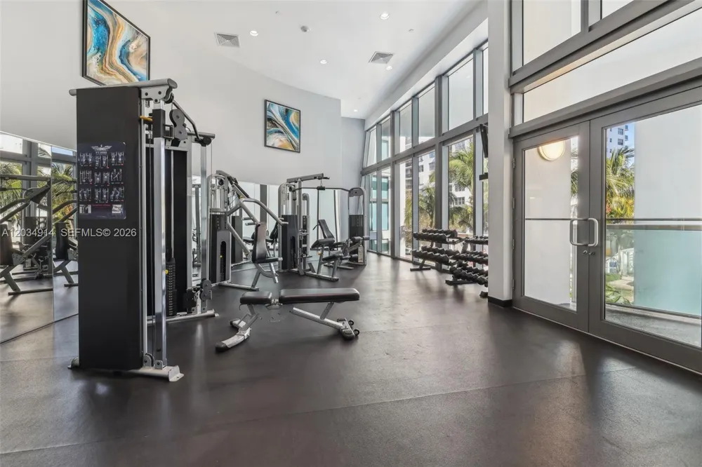 6000 Collins Ave #517 Miami Beach, FL 33140