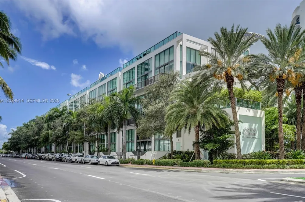 6000 Collins Ave #517 Miami Beach, FL 33140