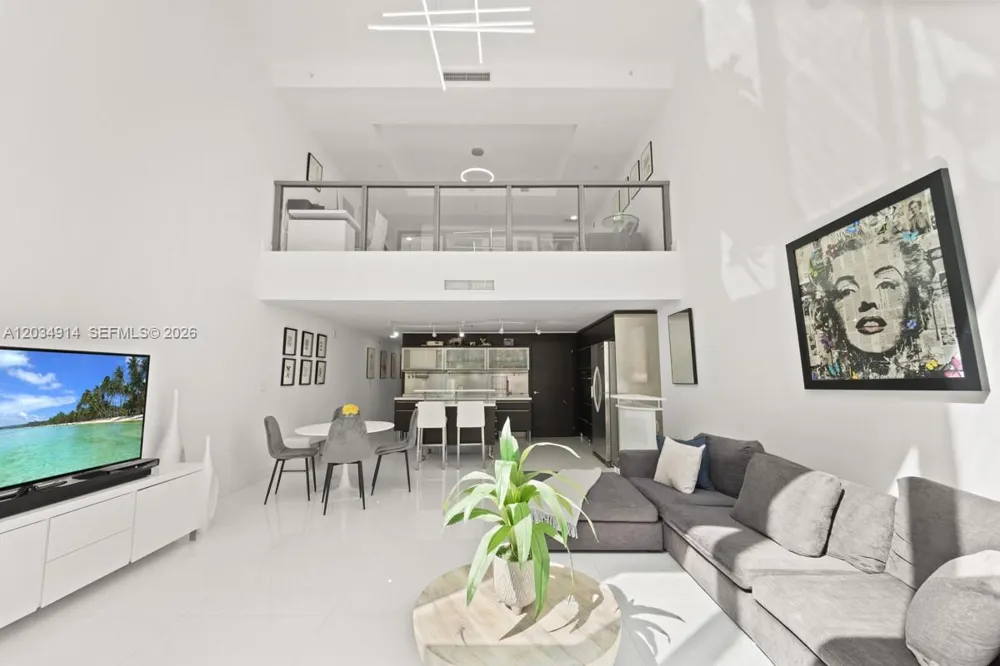 6000 Collins Ave #517 Miami Beach, FL 33140