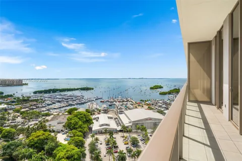 2655 S bayshore drive #1906