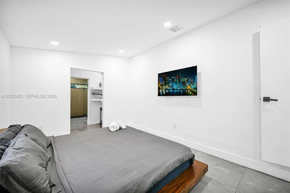 112 NW 53rd St #112 Miami, FL 33127