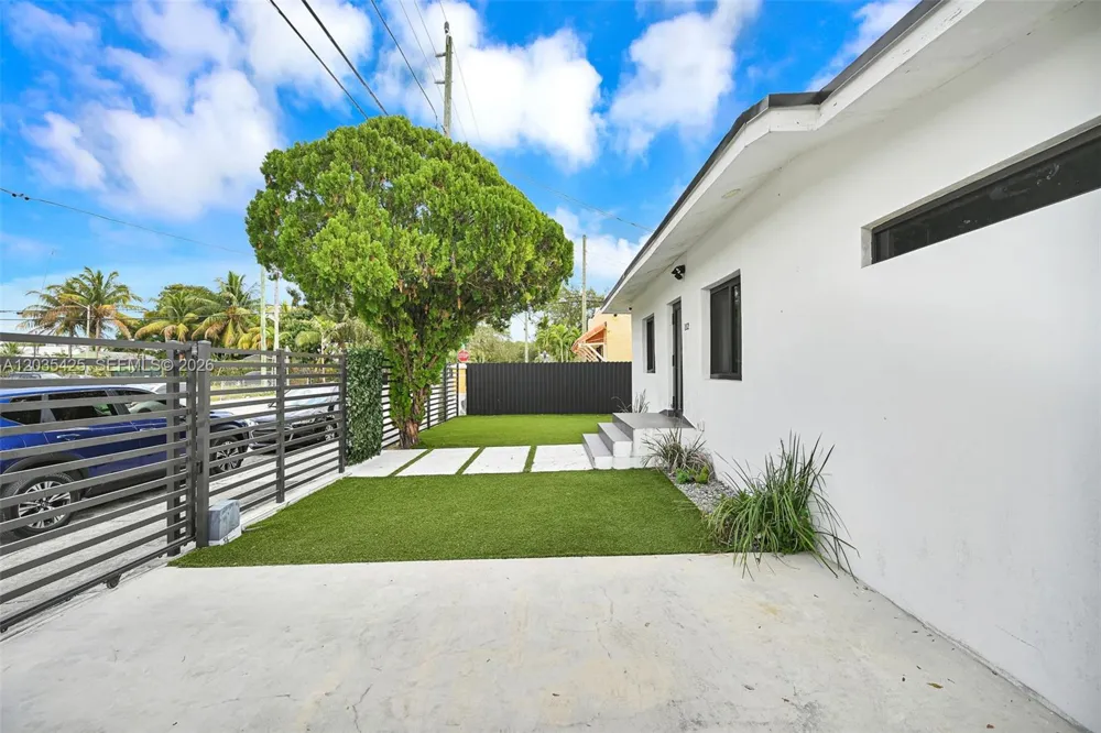 112 NW 53rd St #112 Miami, FL 33127