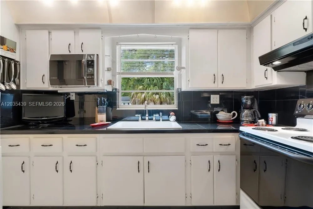 2916 12th Ave Vero Beach, FL 32960