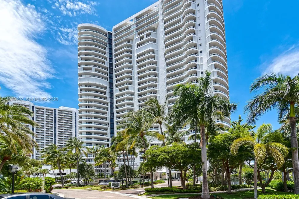 21050 NE 38th Ave #305 Aventura, FL 33180