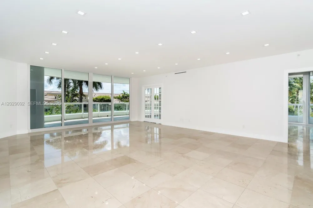 21050 NE 38th Ave #305 Aventura, FL 33180