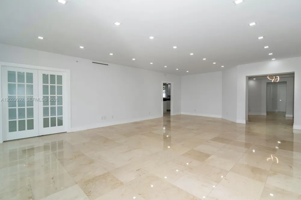 21050 NE 38th Ave #305 Aventura, FL 33180