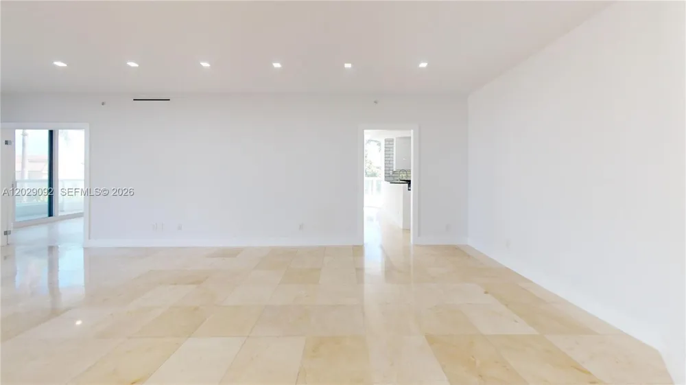 21050 NE 38th Ave #305 Aventura, FL 33180