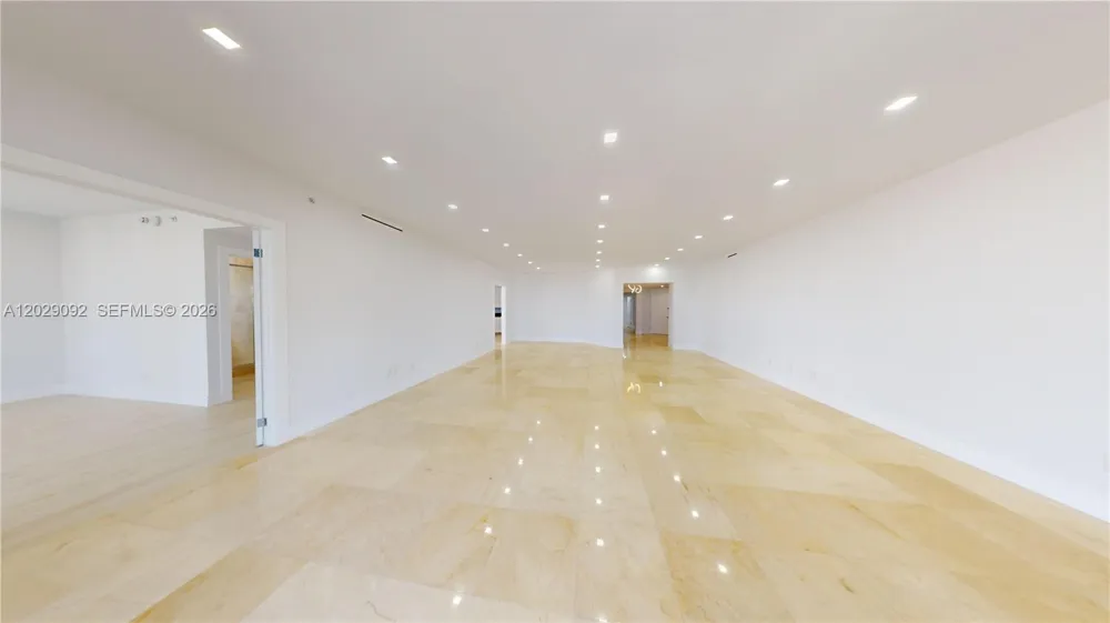21050 NE 38th Ave #305 Aventura, FL 33180