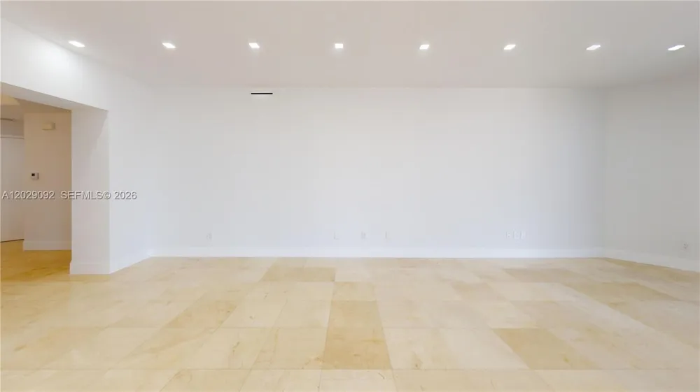 21050 NE 38th Ave #305 Aventura, FL 33180