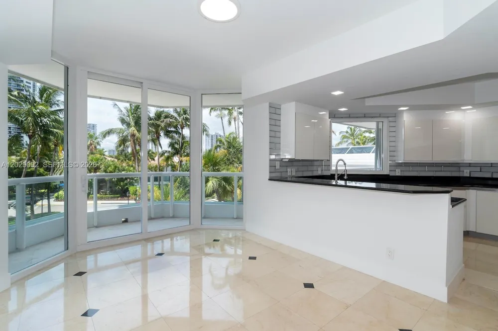 21050 NE 38th Ave #305 Aventura, FL 33180