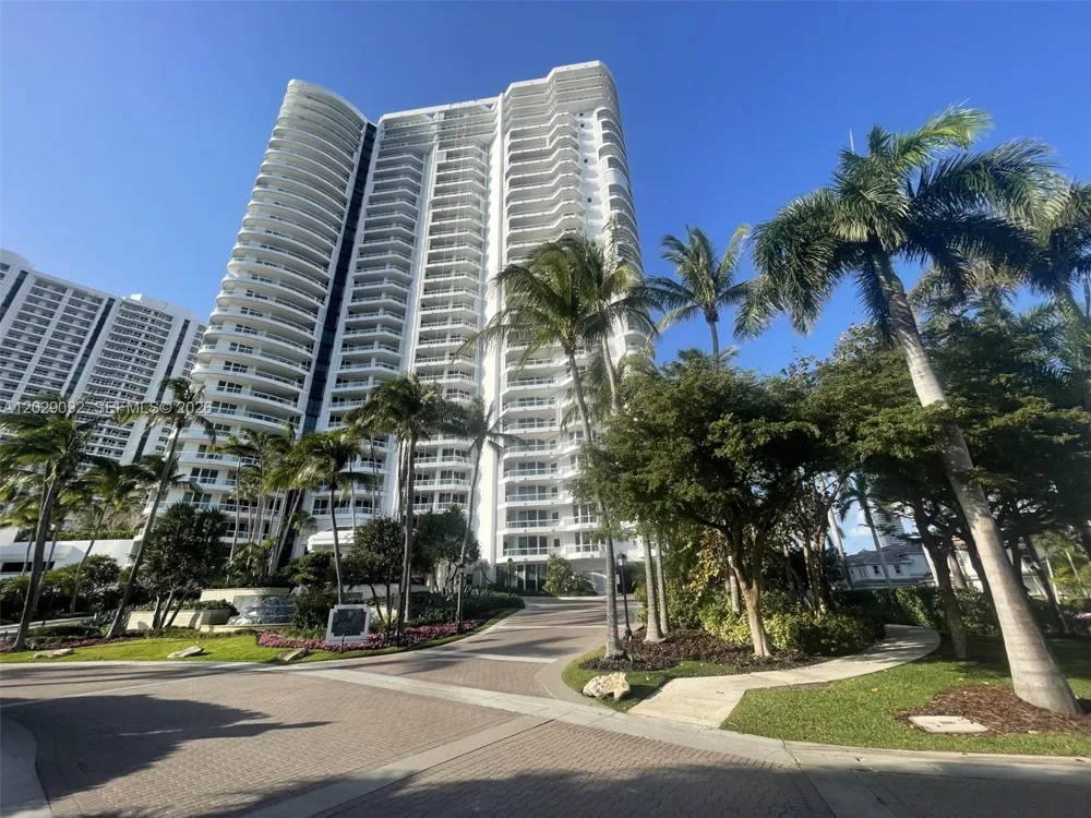 21050 NE 38th Ave #305 Aventura, FL 33180