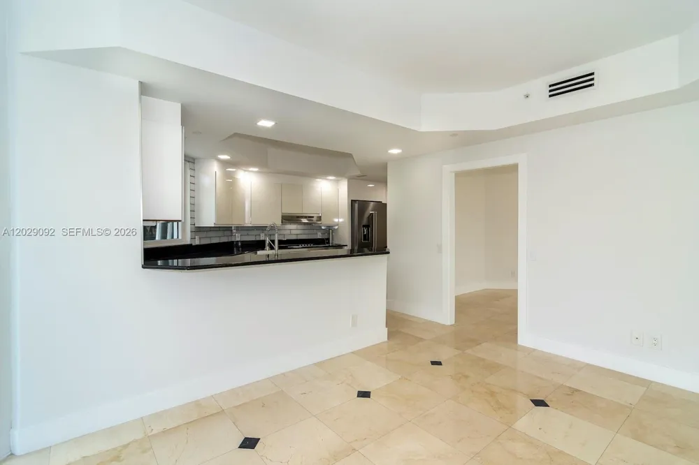 21050 NE 38th Ave #305 Aventura, FL 33180