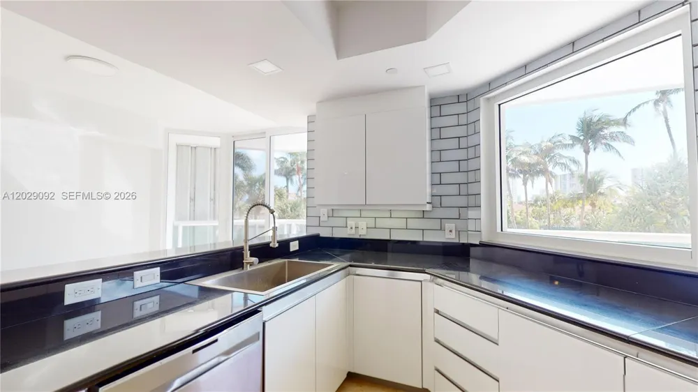 21050 NE 38th Ave #305 Aventura, FL 33180