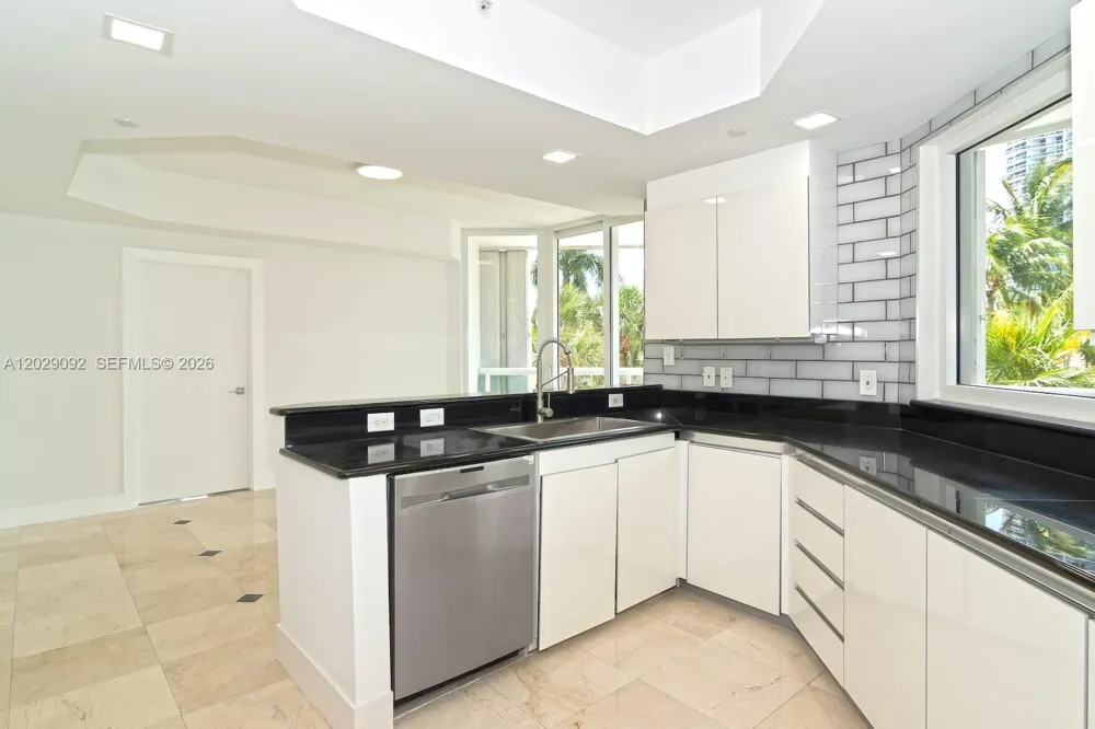 21050 NE 38th Ave #305 Aventura, FL 33180