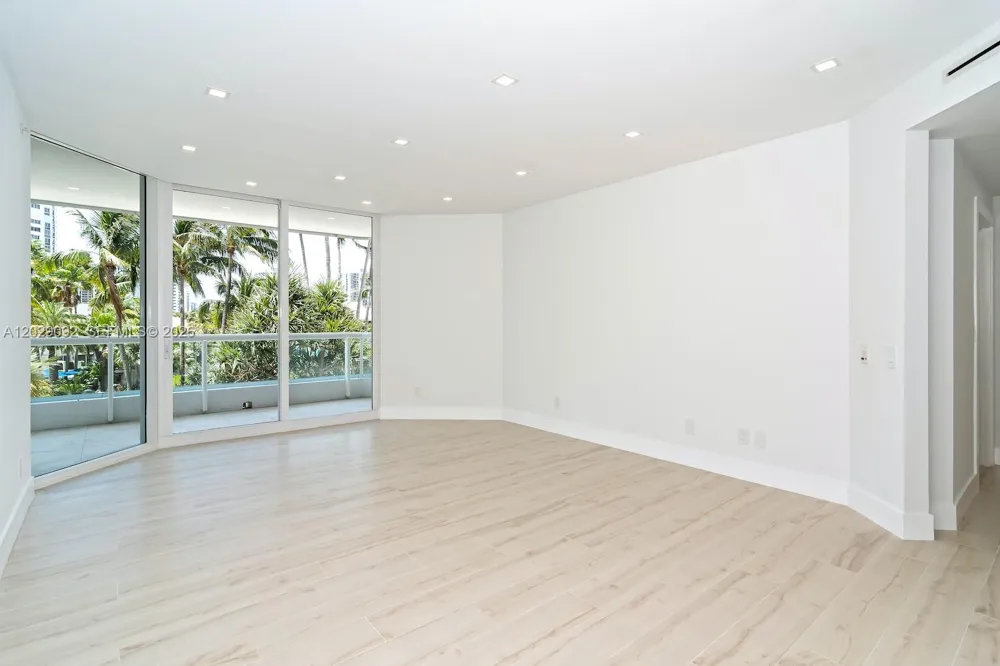 21050 NE 38th Ave #305 Aventura, FL 33180