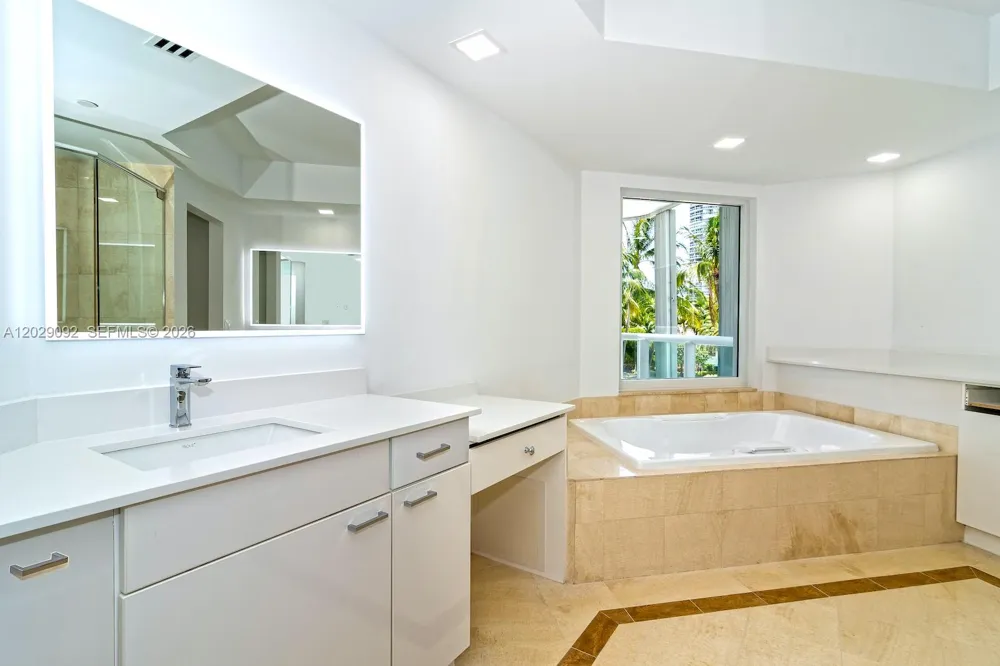 21050 NE 38th Ave #305 Aventura, FL 33180