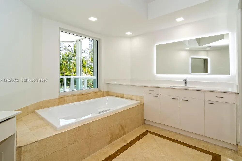 21050 NE 38th Ave #305 Aventura, FL 33180