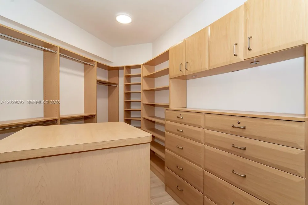 21050 NE 38th Ave #305 Aventura, FL 33180