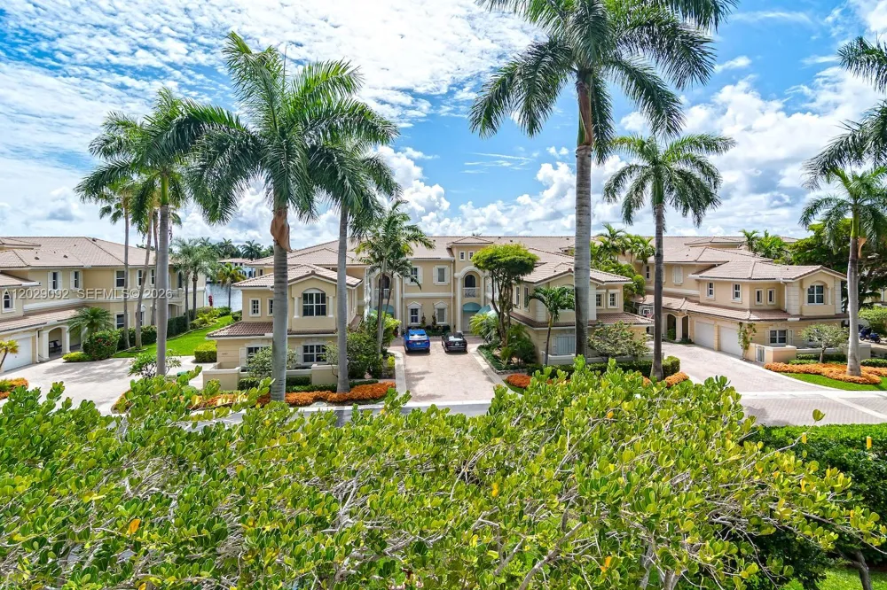 21050 NE 38th Ave #305 Aventura, FL 33180