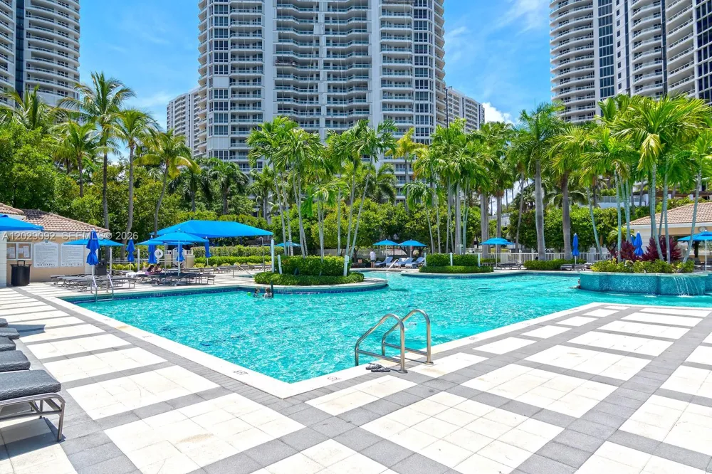 21050 NE 38th Ave #305 Aventura, FL 33180