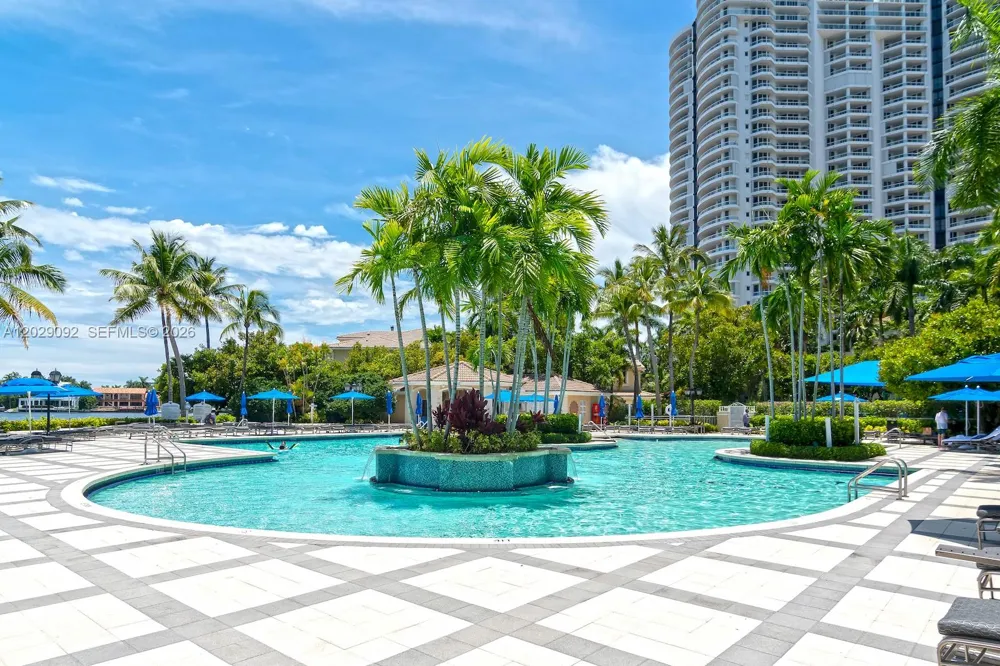 21050 NE 38th Ave #305 Aventura, FL 33180