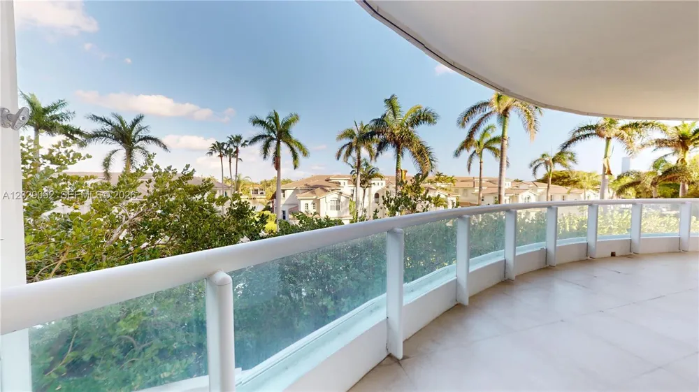 21050 NE 38th Ave #305 Aventura, FL 33180