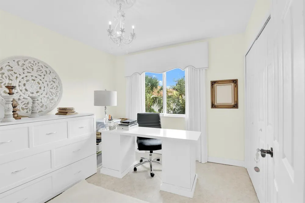 528 Bayfront Drive Boynton Beach, FL 33435
