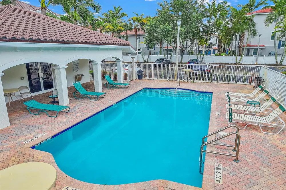 528 Bayfront Drive Boynton Beach, FL 33435